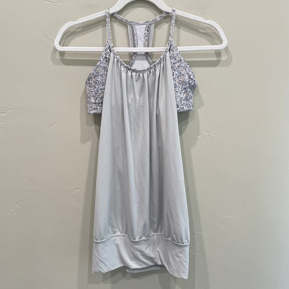 Lululemon No Limits Tank Silver Spoon Petite Fleur - Size: 4